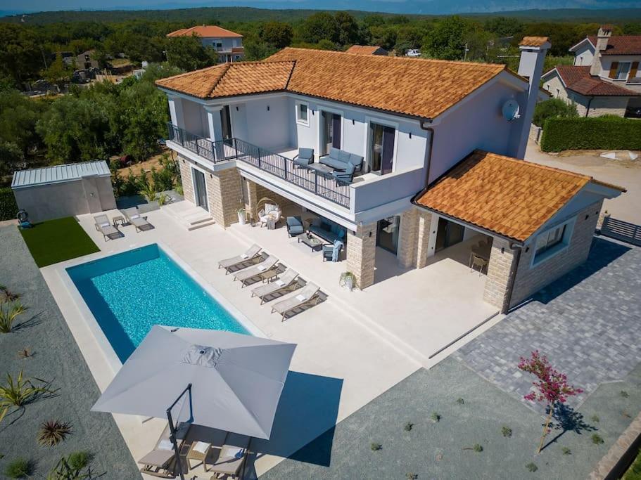 Luxury Villa Harmony With Heated Pool And Seaview Vrh  المظهر الخارجي الصورة